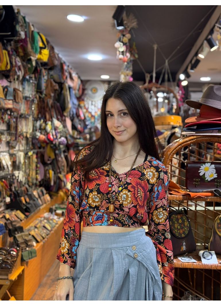 V Yaka Düğme Detaylı Siyah Otantik Bluz