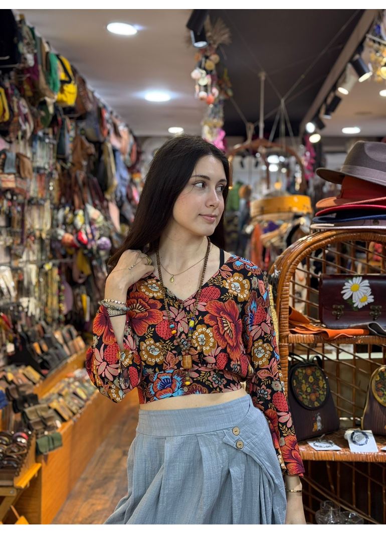 V Yaka Düğme Detaylı Siyah Otantik Bluz