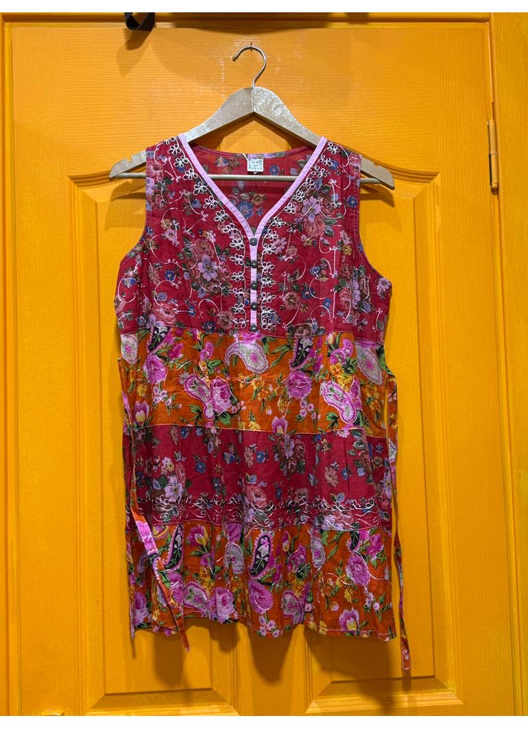 Hint İşlemeli Bluz