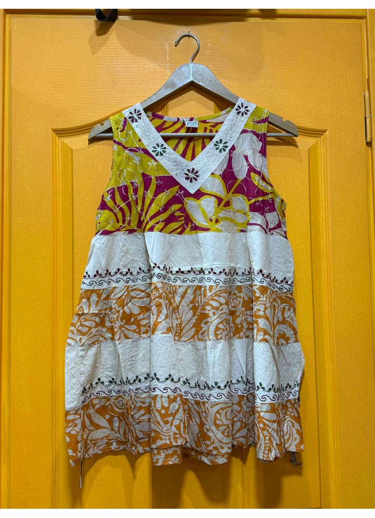 Hint İşlemeli Bluz