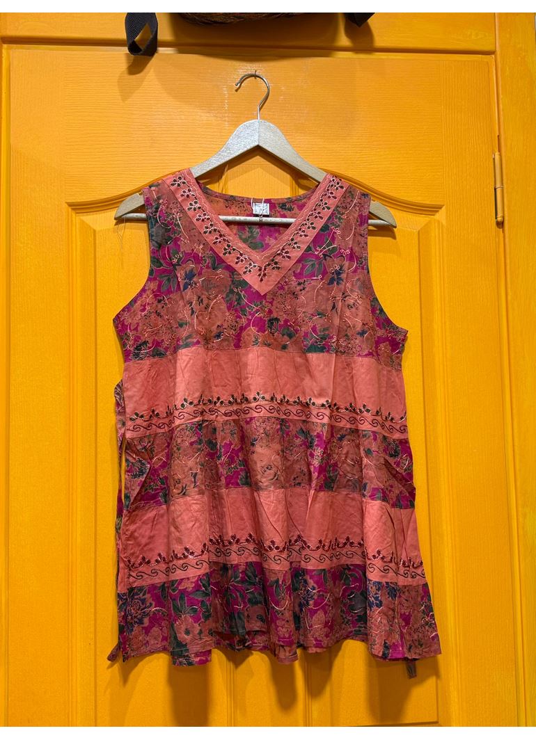 Hint İşlemeli Bluz