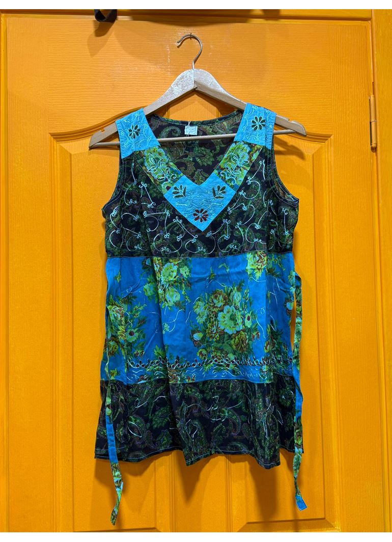 Hint İşlemeli Bluz