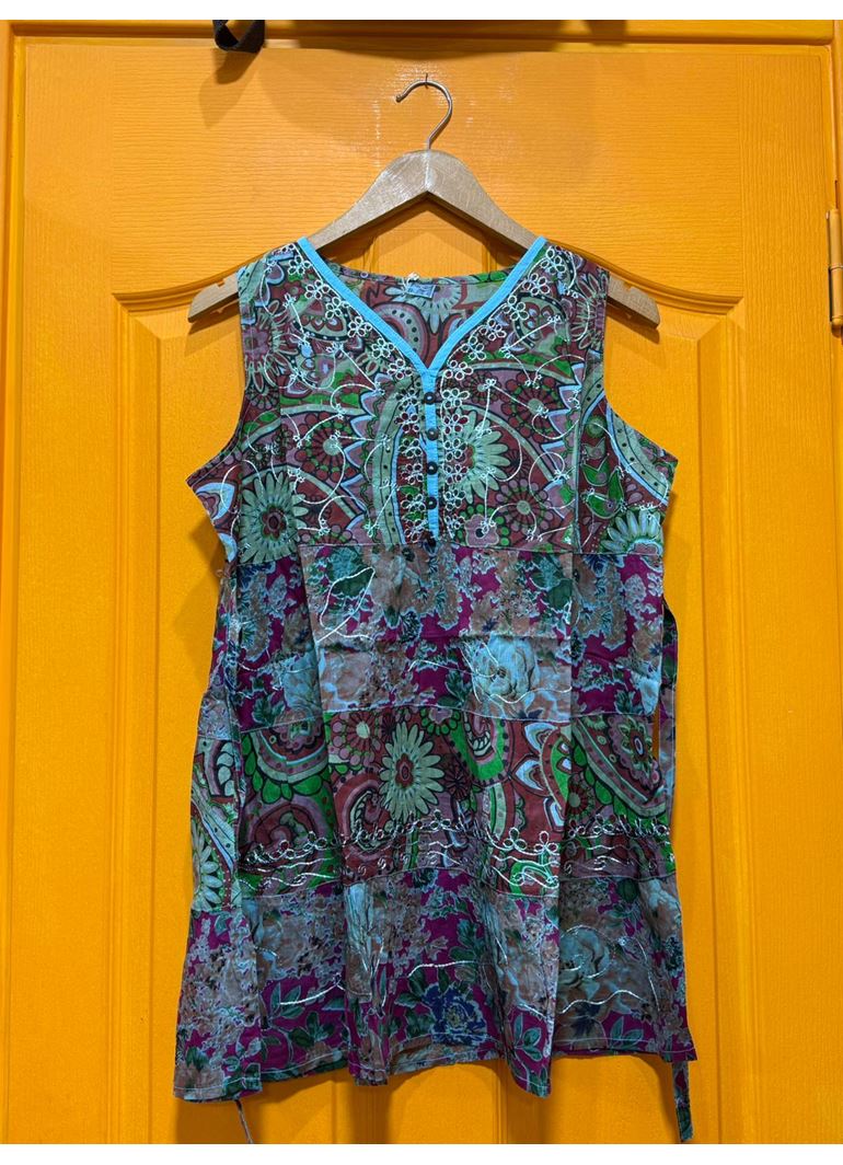 Hint İşlemeli Bluz