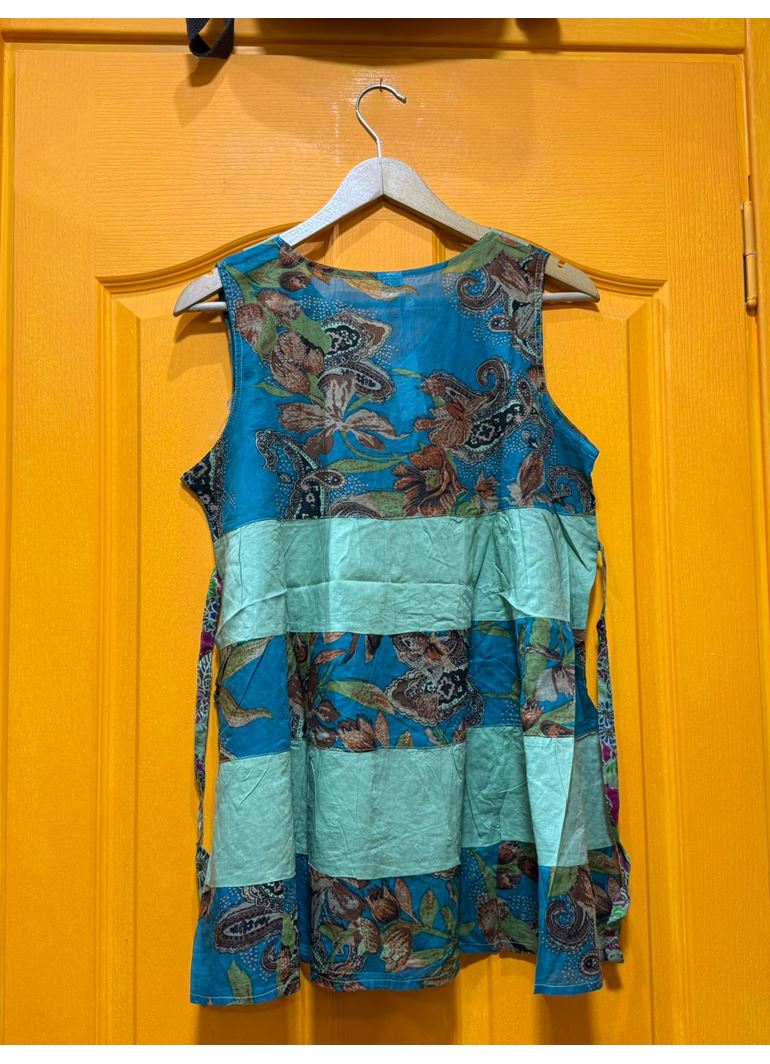 Hint İşlemeli Bluz