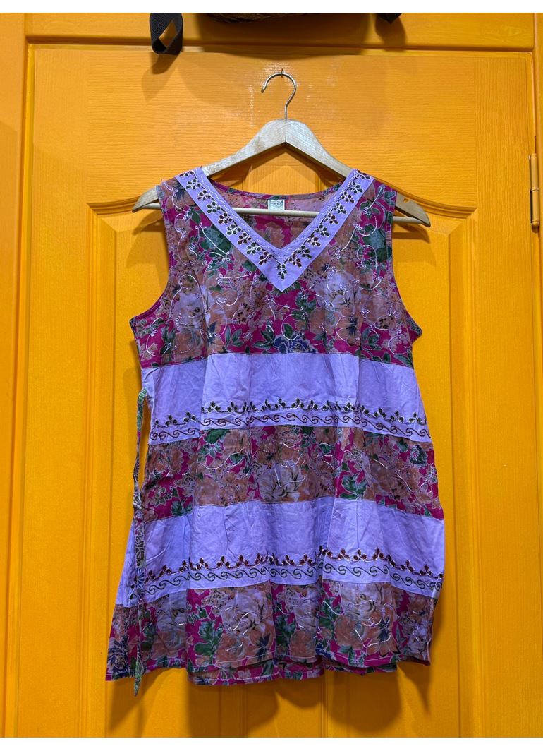 Hint İşlemeli Bluz