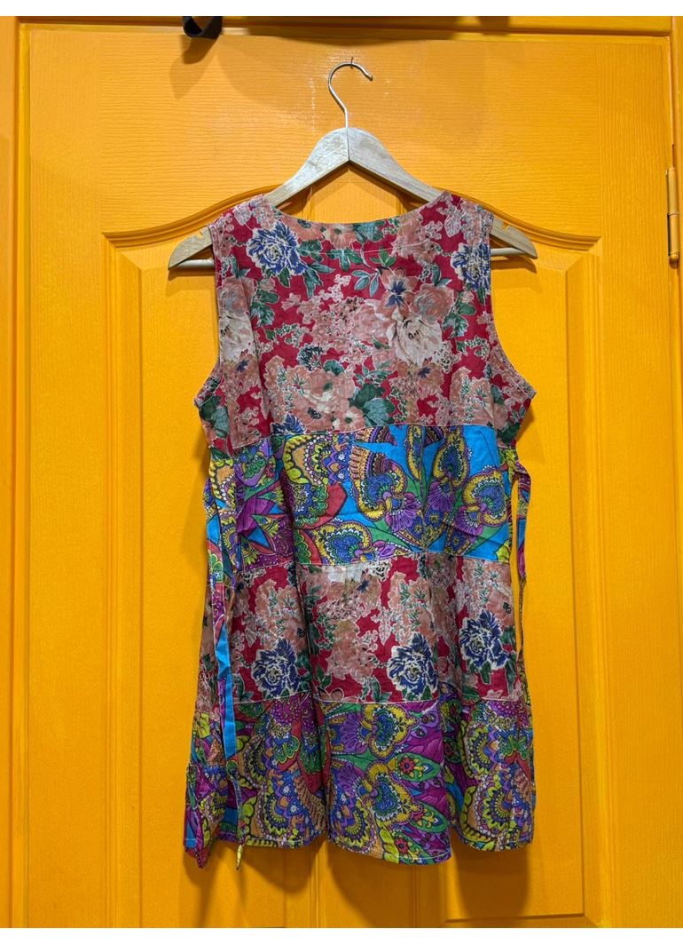 Hint İşlemeli Bluz