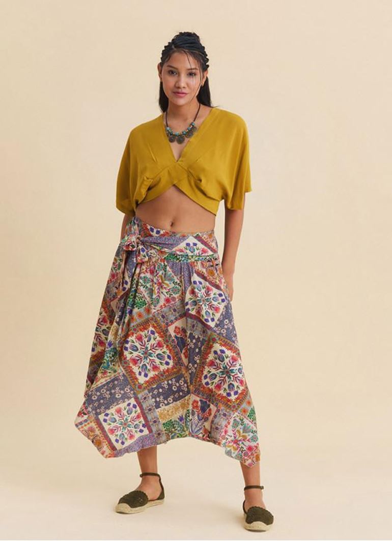 Gipe Detaylı Beli Bağlamalı Bej Çiçekli Etek