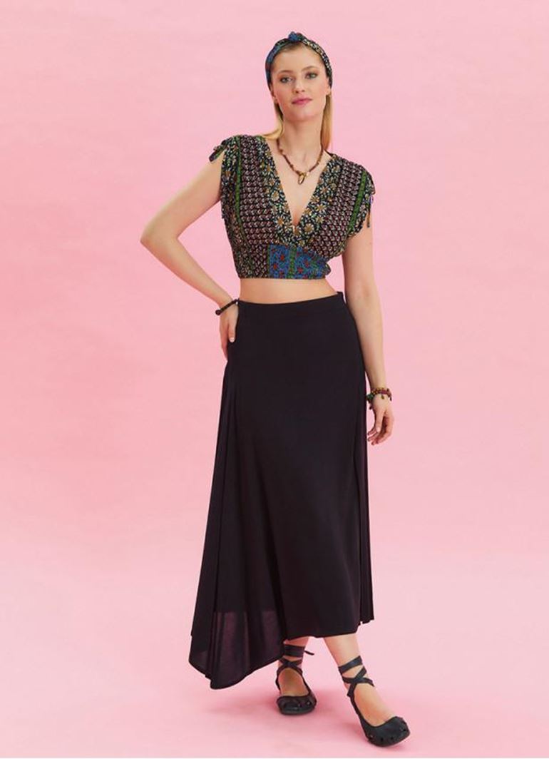 Fermuar Detaylı Yırtmaçlı Siyah Asimetrik Etek