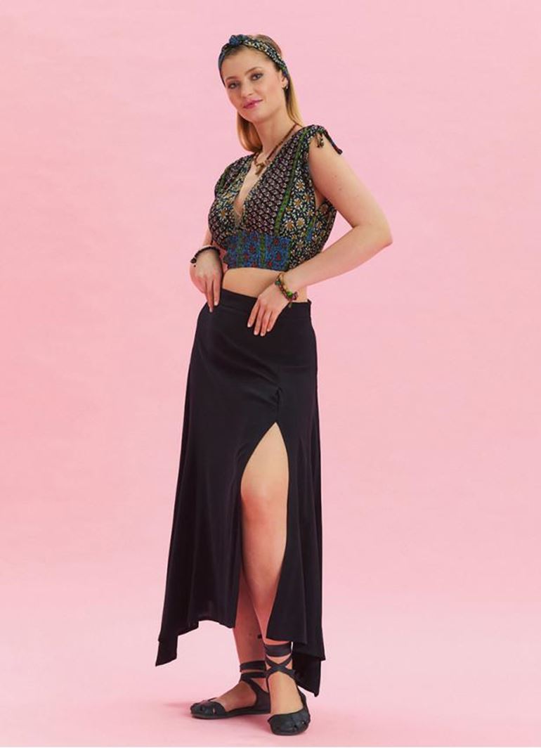 Fermuar Detaylı Yırtmaçlı Siyah Asimetrik Etek