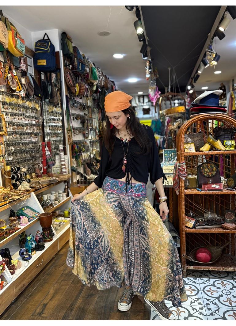 İpek Önü İşlemeli Pantolon