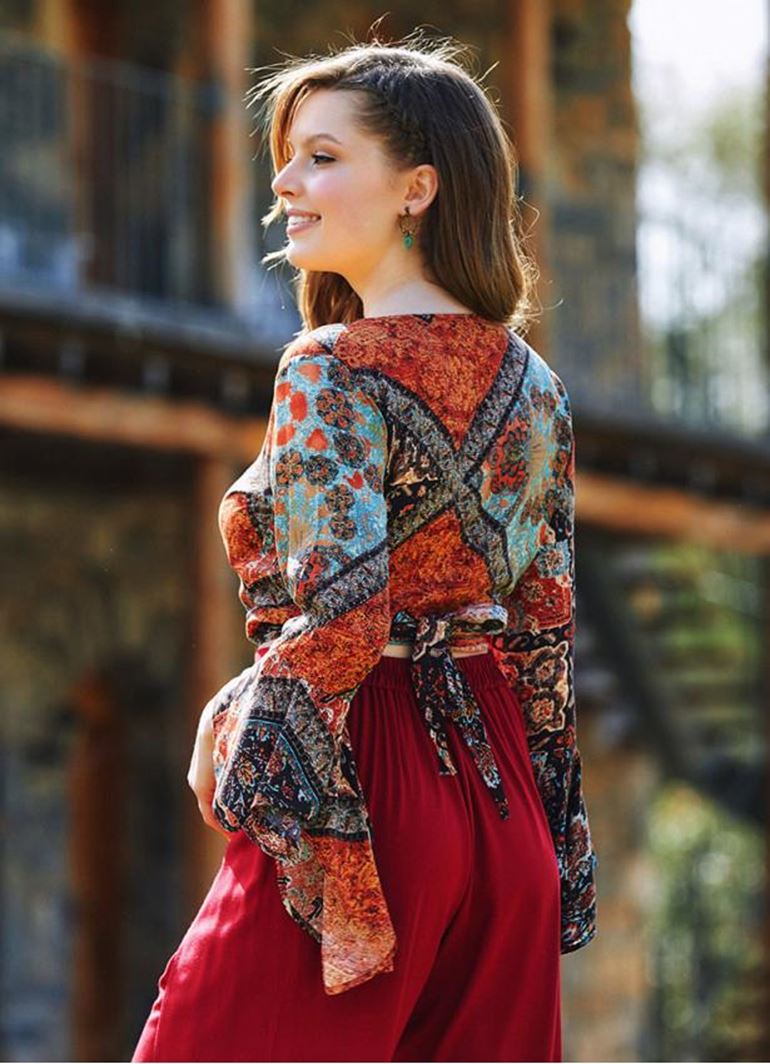 Etnik Desenli İspanyol Kol Crop Bluz 