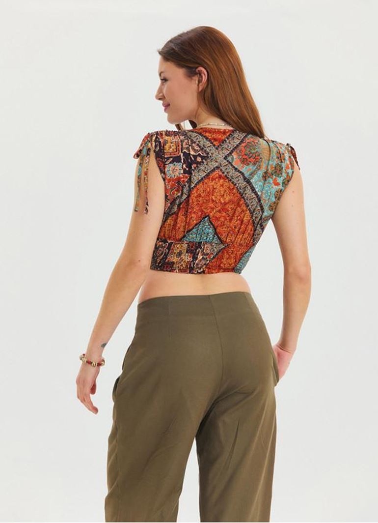 Derin V Yaka Beli Gipeli Kahve Crop Bluz