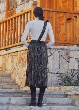 Çapraz Kuşak Detaylı Etek Ucu Volanlı Desenli Midi Etek