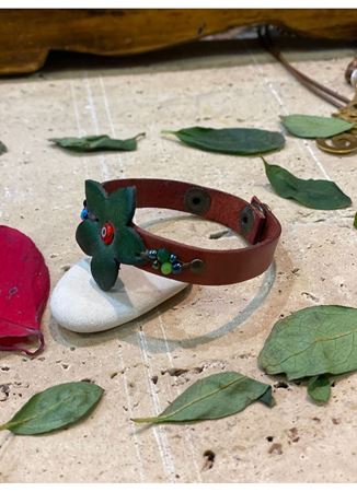 Tasarım Çiçekli El İşi Bileklik