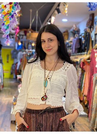 Beyaz Kolu Tül Önü Dantel Detaylı Bluz