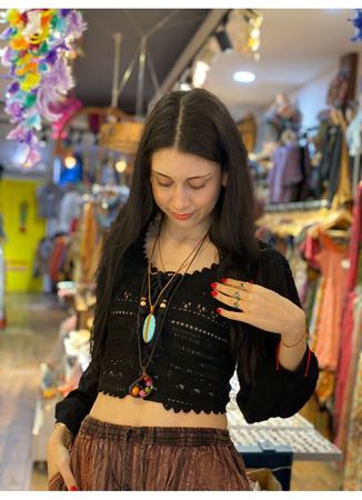 Siyah Kolu Tül Önü Dantel Detaylı Bluz