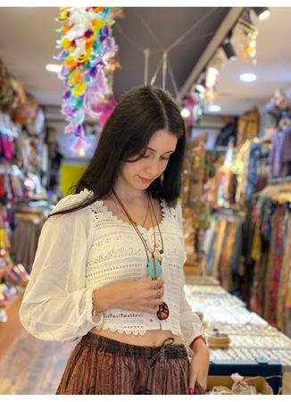 Krem Kolu Tül Önü Dantel Detaylı Bluz