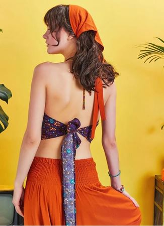 Sırtı Açık Boyundan Bağlamalı Crop Bluz 