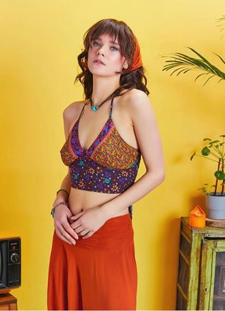 Sırtı Açık Boyundan Bağlamalı Crop Bluz 