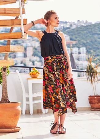 Çiçek Desenli Beli Bağlamalı Midi Siyah Kloş Etek