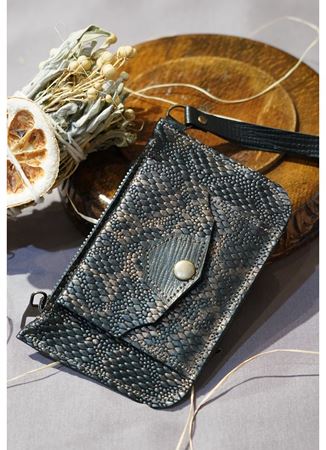 Deri el yapımı cüzdan