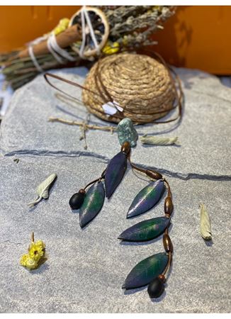 El İşi Özel Tasarım Doğal taşlı Deri Yapraklı Kolye