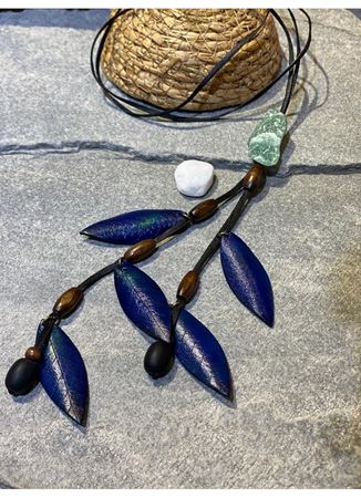 El İşi Özel Tasarım Doğal Taşlı Deri Yapraklı Kolye