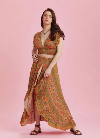 Derin Ön Yırtmaçlı Fırfırlı Uzun Çingene Etek