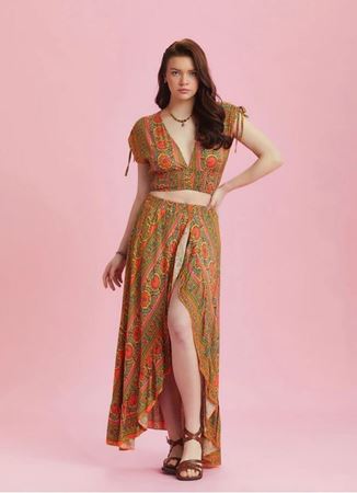 Derin Ön Yırtmaçlı Fırfırlı Uzun Çingene Etek