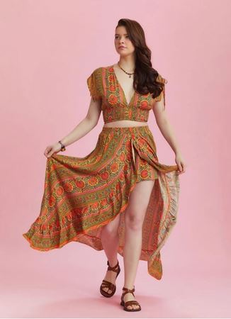 Derin Ön Yırtmaçlı Fırfırlı Uzun Çingene Etek