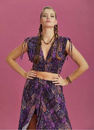 Derin V Yaka Dekolte Etnik Desenli Yazlık Bluz