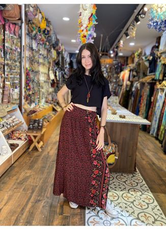  Siyah Çiçekli Arka Bel Lastikli Derin Yırtmaçlı Etek