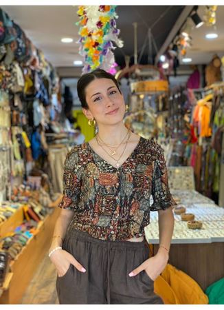 Kısa Kollu Desenli Bluz