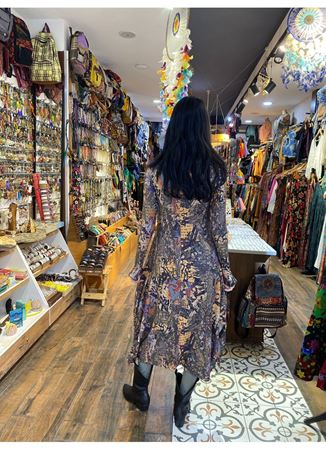 Kayık Yaka Parmak Geçmeli Kışlık Kahve Desenli Elbise