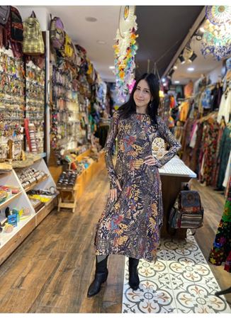 Kayık Yaka Parmak Geçmeli Kışlık Kahve Desenli Elbise