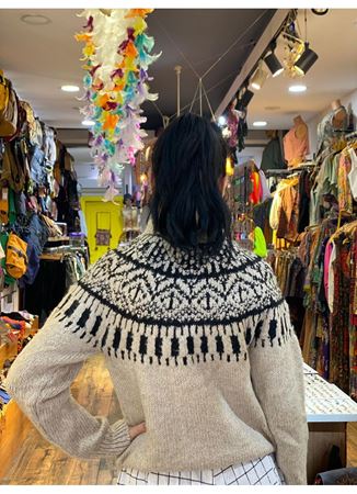 Bohem Tarz Taş Rengi Desenli Boğazlı Kazak