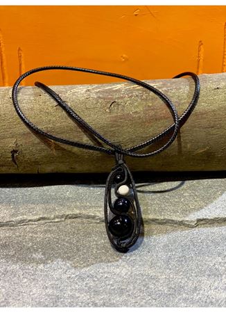 El Yapımı Deri Kolye