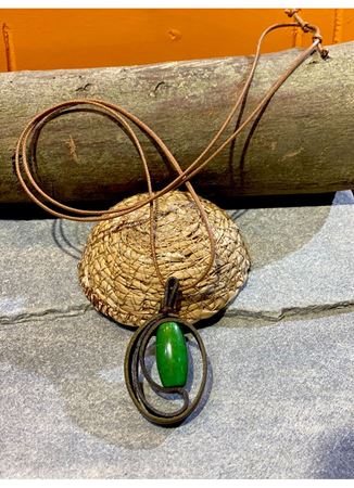 El Yapımı Deri Kolye