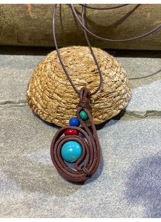 El Yapımı Deri Kolye