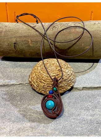 El Yapımı Deri Kolye