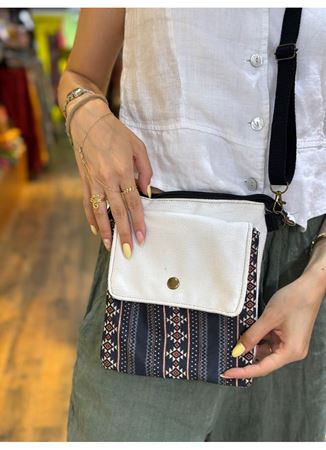 Dokuma Beyaz Desenli Kol Çantası