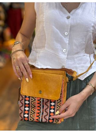 Dokuma Sarı Önü Desenli Kol Çantası