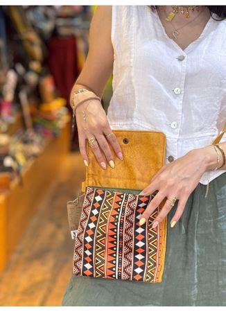 Dokuma Sarı Önü Desenli Kol Çantası