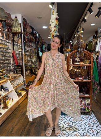 V Yaka Sırtı Açık Boyundan Bağlamalı Bej Çiçekli Elbise