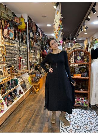 Kayık Yaka Parmak Geçmeli Kışlık Siyah Elbise