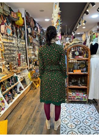 Hakim Yaka Beli Lastikli Dantelli Yeşil Çiçekli Elbise