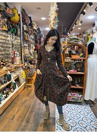 Karat Desenli Derin V Yaka Uzun Kollu Elbise