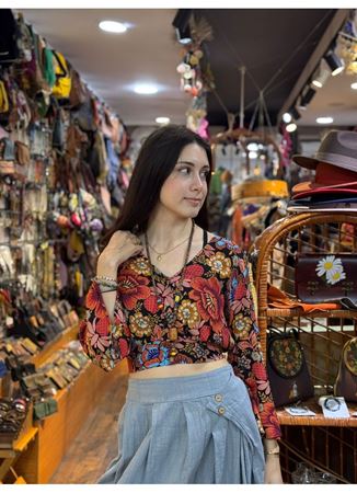 V Yaka Düğme Detaylı Siyah Otantik Bluz