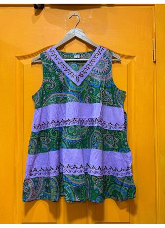 Hint İşlemeli Bluz