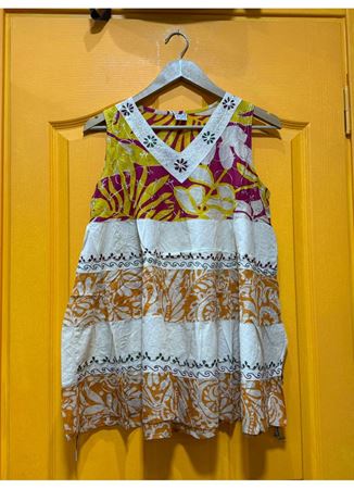 Hint İşlemeli Bluz